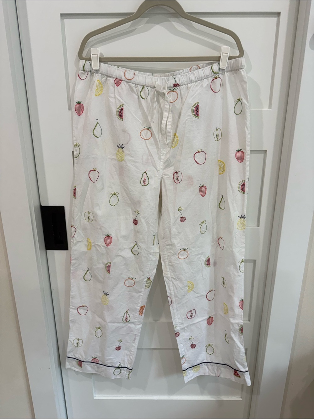 Fruit Medley Embroidered Pajama pants in XL Anthropologie Pants